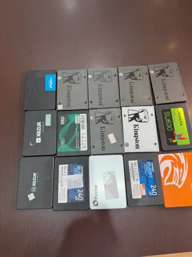 Lote 15 - SSD 240 / 256 GB várias marcas