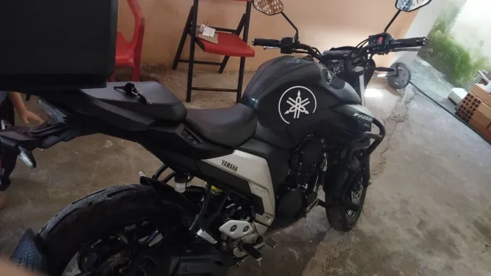 VENDO FZ25 ANO 2023 COM 19,000 KM  VALOR 20,000