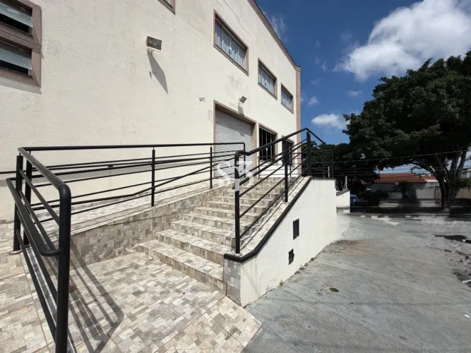 Barracão comercial de alto padrão para locação em Campinas-SP, bairro Parque Jambeiro: 3 s