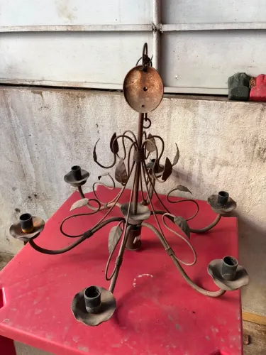 Lustre de ferro envelhecido 6 braços