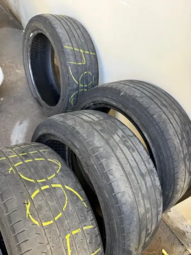 4 Pneus Seminovos 225/45 R17 Dunlop