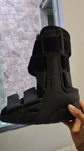 VENDO BOTA ORTOPÉDICA 
