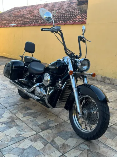 Shadow 750