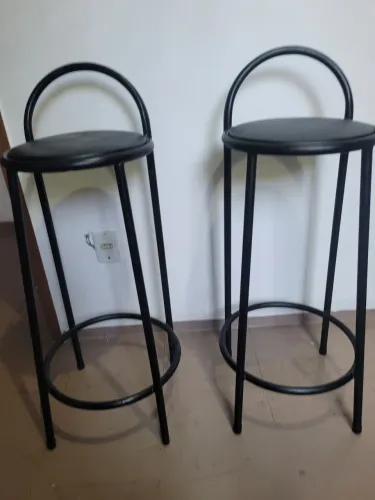 Banquetas alta de metal .(RS130.00 as duas).
