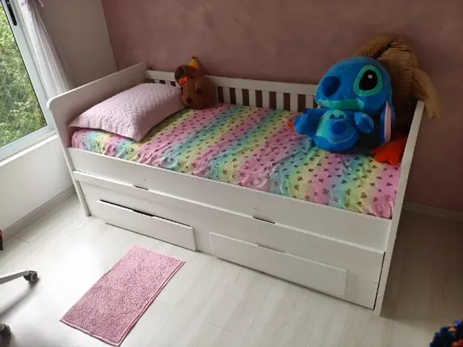 Bi cama pouco usada