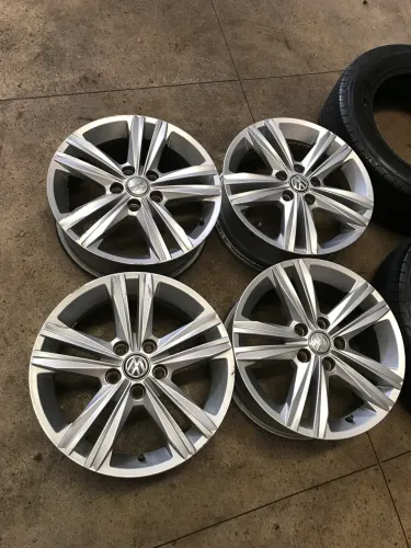 Rodas Polo originaisVW aro 15 5x100 Fox 
