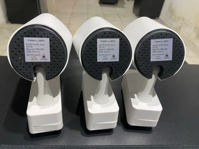 SPOTS LED TRILHO 30W MAKLED