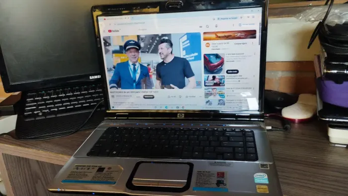  HP de 15.4 polegadas Core2Duo , 4 gigas e SSD 120