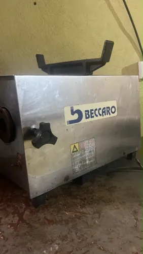 Vendo máquina de moer carne em perfeita condições