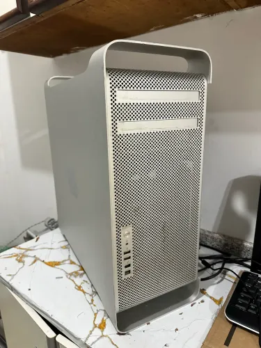 Gabinete Mac Pro Antigo (Apple) - Ideal para Projetos / Hackintosh / Colecionadores