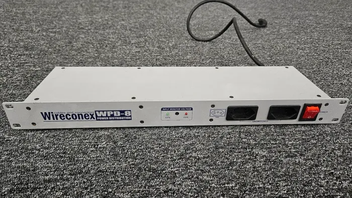 Distribuidor de Energia e Protetor de Rack Wireconex WPD-8 (Power Distribution)