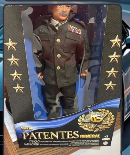 Boneco Falcon General completo