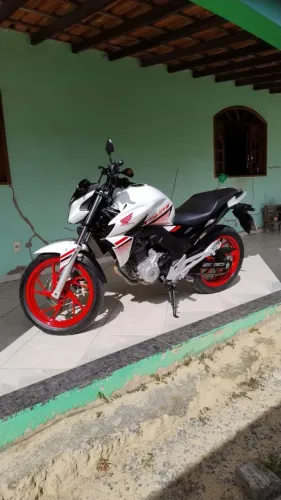 Vendo CB 250 Twister 