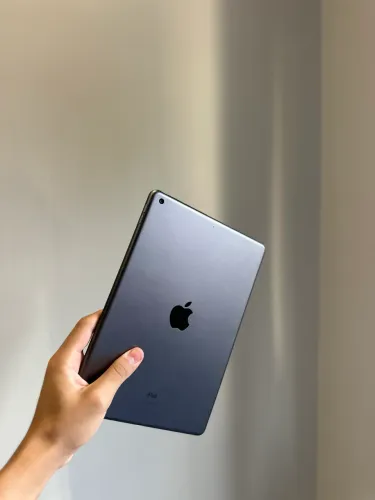 Ipad 9º geração pra retirada de peças.