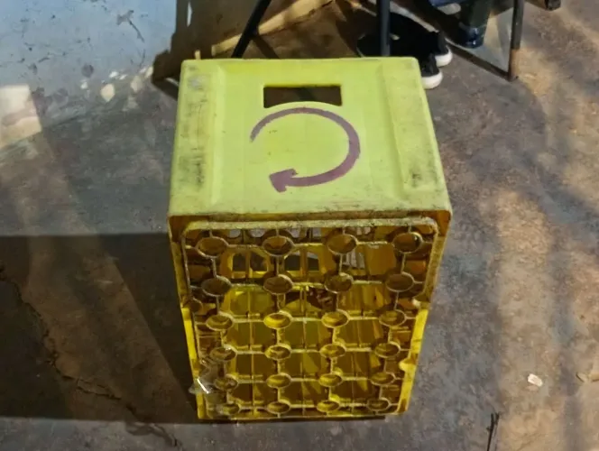 Vende se engradodo.
