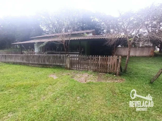 Chácara na Rua Pedro Buhrer, Cotia, com lindo bosque e tanque de peixes!