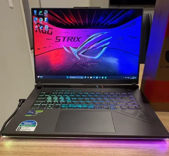 Notebook Notebook Gamer ASUS ROG Strix G16 i7 RTX 4060 8GB VRAM, 16GB DDR5, 512 GB SSD