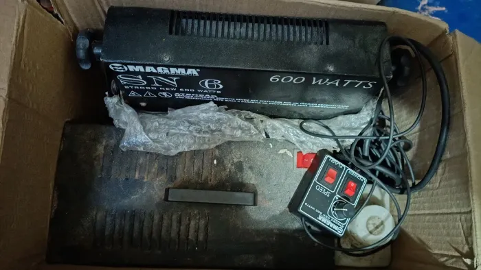 Máquina de fumaça e strobo top.