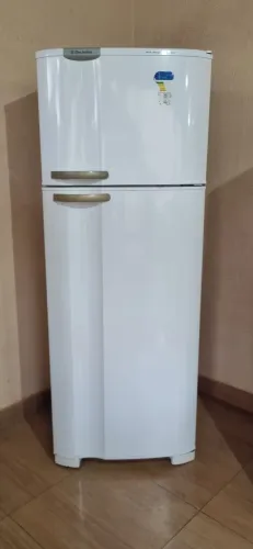 Vendo Geladeira Eletrolux Dc 49