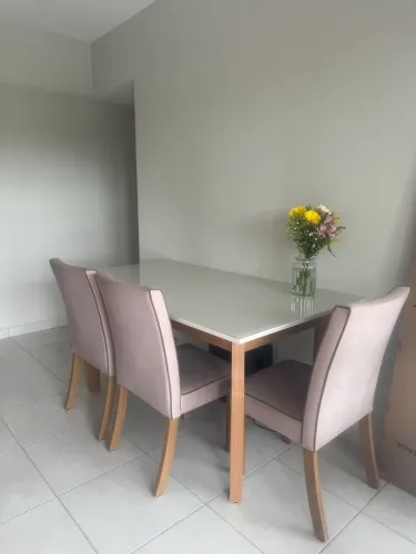 Mesa de Jantar Henn 1,60 m - R$ 700