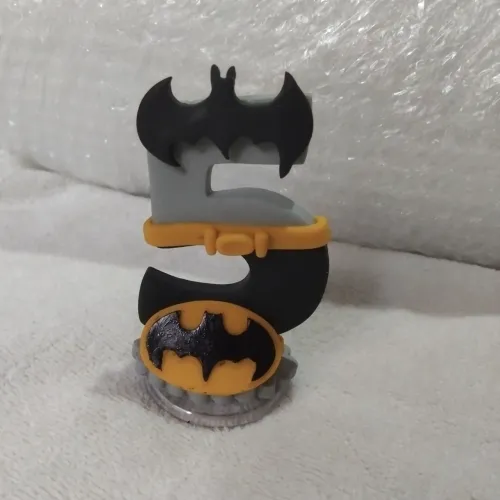 Vela de Aniversário tema do Batman. 5 anos .