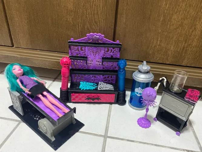 Laboratório + boneca monster high Crie seu monstro