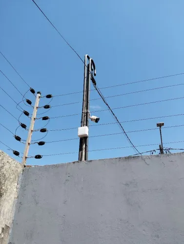 Alarmes, cercas elétricas, câmeras de segurança e elétrica geral