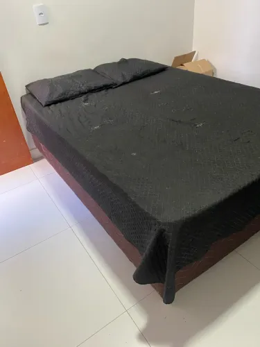 Cama de casal usada