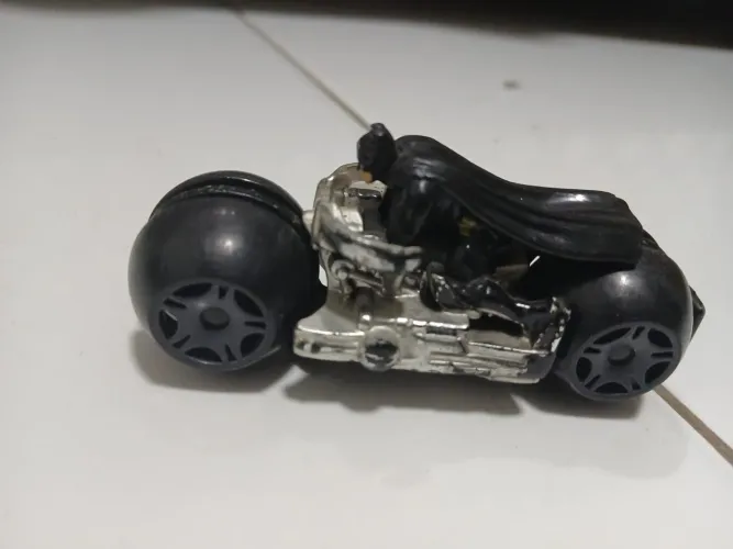 Moto do batman-hot whells
