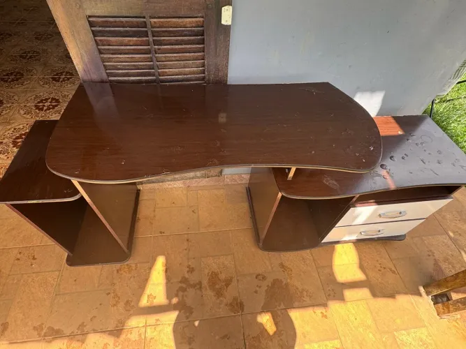 Mesa de escritório para computador