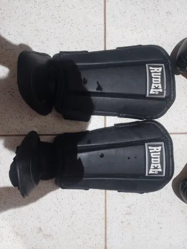 Caneleira + luva MUAY THAI