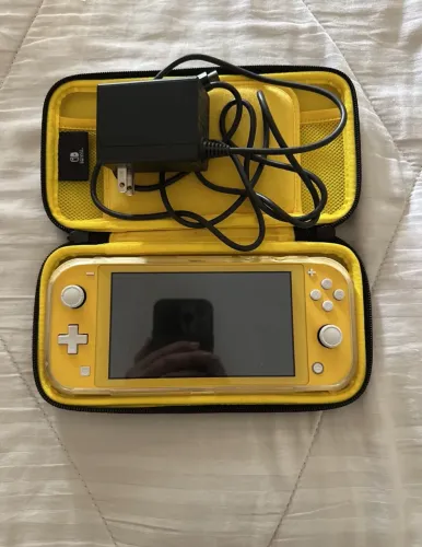 Nintendo switch lite + 1 jogo