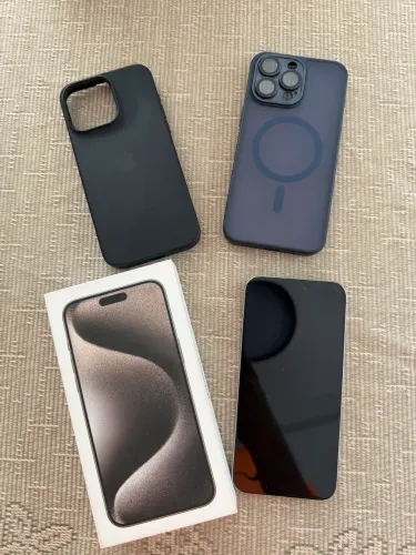 iPhone 15 pro max titanium