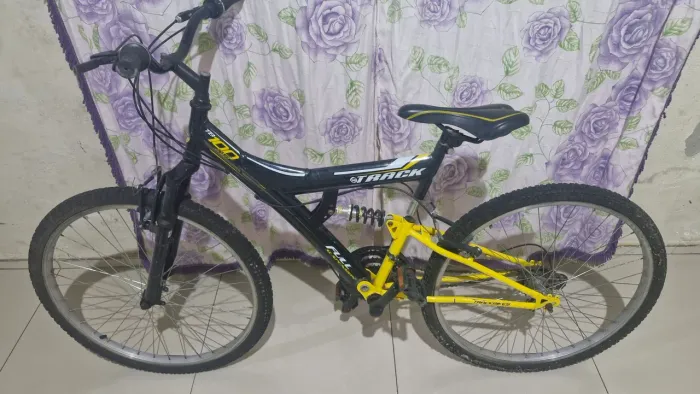Bicicleta aro 26 Track mountain bike  ( ler descrição) 