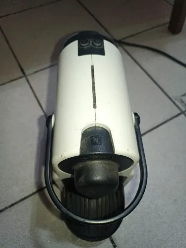 Cafeteira Nespresso C40 não liga
