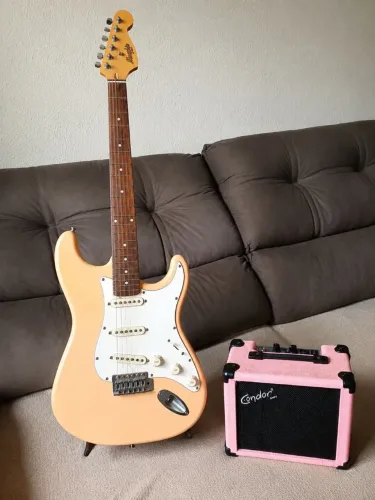 Kit Guitarra menfphis e amplificador Condor