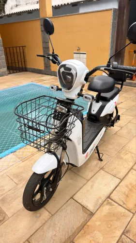 Vendo MOTO ELÉTRICA