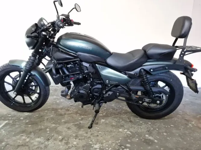 Kawasaki Eliminator 500 SE 25/25 - Semi Nova - Acessorios - Unico Dono