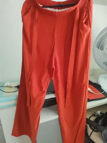 Calça pantalona de viscose 