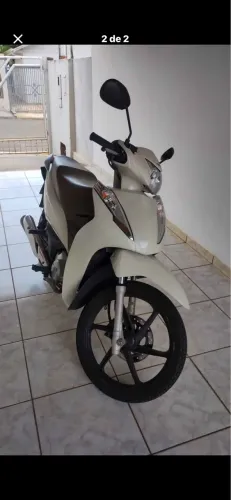 Honda bis 125cc branco, 56,000 km Só transferir 