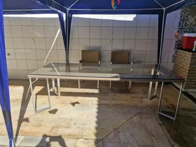 Mesa de vidro com pés de alumínio + 07 Cadeiras 2,50 X 1,00 mts