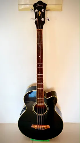 Baixolão Ibanez AEB8E-BK Preto - Impecável 