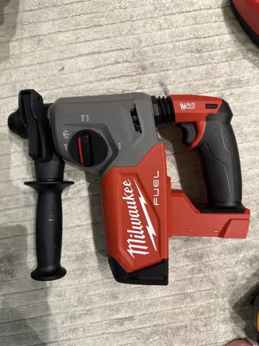 Milwaukee M18 FUEL 1-inch SDS Plus Rotary Hammer, modelo 2912-20.