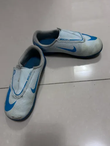 Chuteira Nike infantil TAM 29