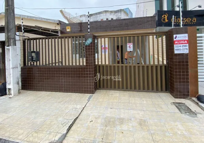Casa com 3 dormitórios para alugar por R$ 2.450,72/mês - Suíssa - Aracaju/SE