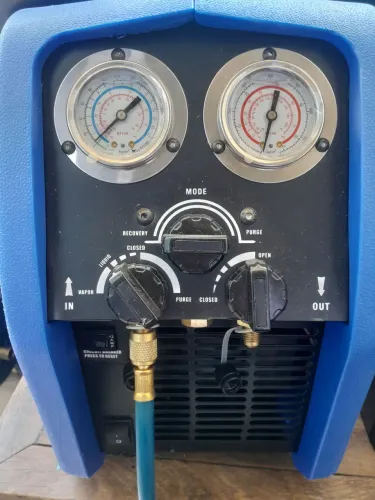 Máquina Recolhedora de Gás Mod. RECO520D