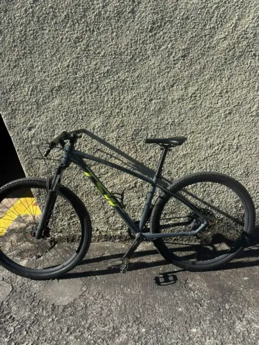Bicicleta TSW Aro 29 Shimano Deore 12v RockShox - Impecável
