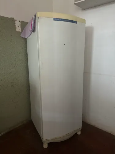 Geladeira cônsul (usada) refrigerator 300 degelo seco