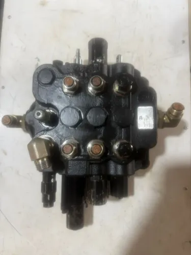 Comando Hidráulico Dianteiro motor turbinado JCB 3Cplus- 4CX p/n 332/P8700