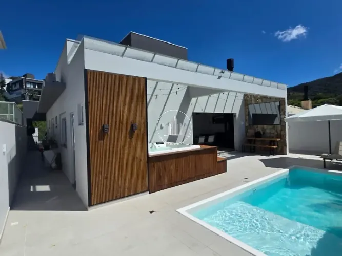 Casa para Venda em Palhoça, Pedra Branca, 3 dormitórios, 1 suíte, 3 banheiros, 2 vagas